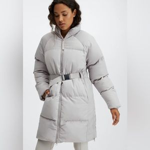 High Quality Womens Winter Coat with removable belt (XS)